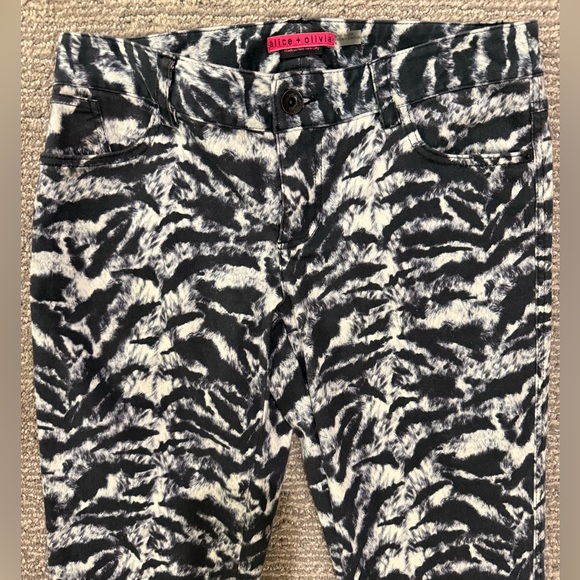 Alice + Olivia Zebra Print Skinny Jeans Black White Animal Print Size 8 Made USA - Picture 3 of 4